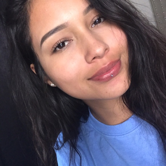 Meet your Posher, Melyssa - Picture 1 of 1